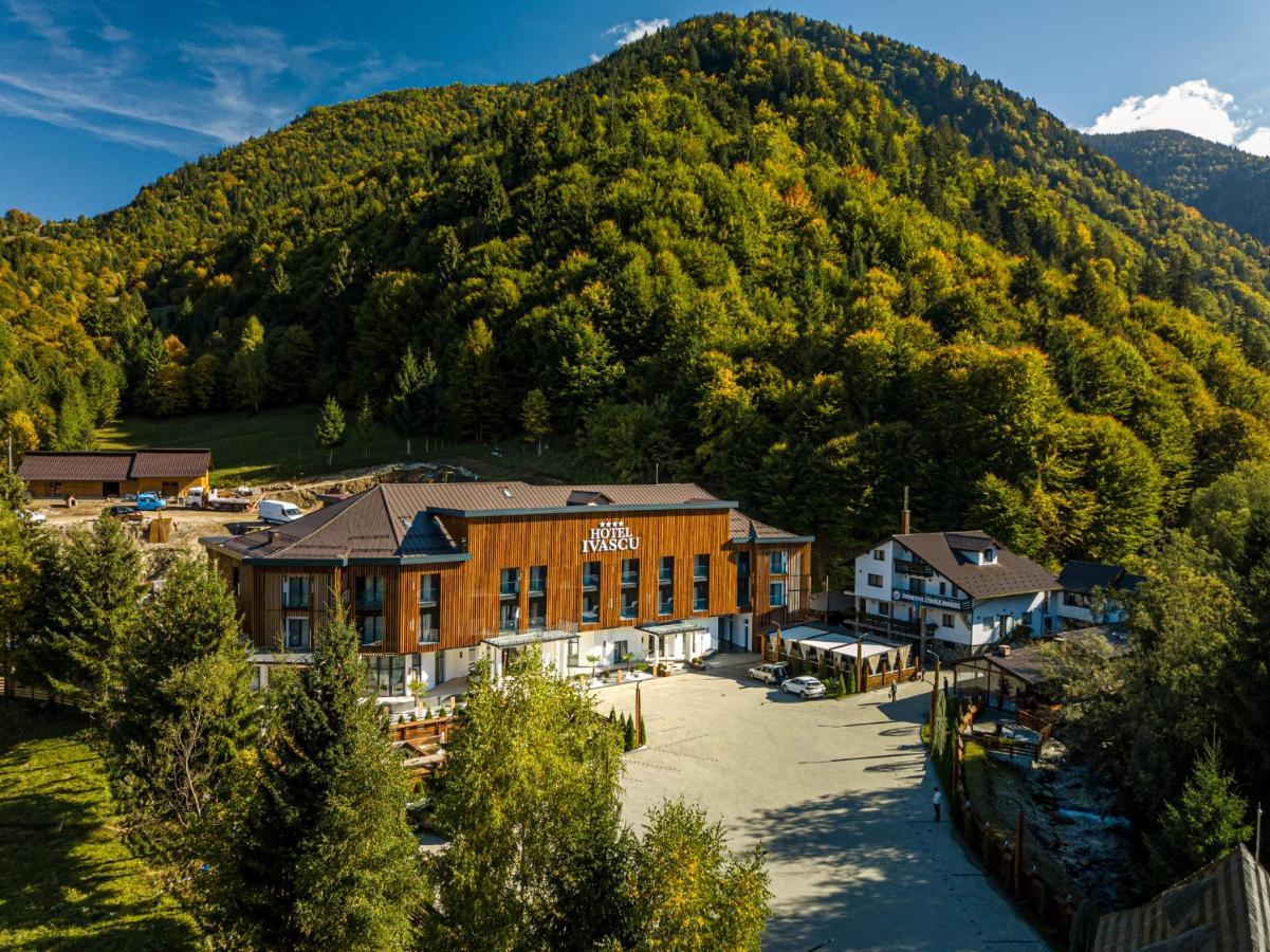Hotel Ivascu Moisei Exterior photo